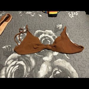 Minimale Animale knotted ribbed bikini top. Size small. Red and brown